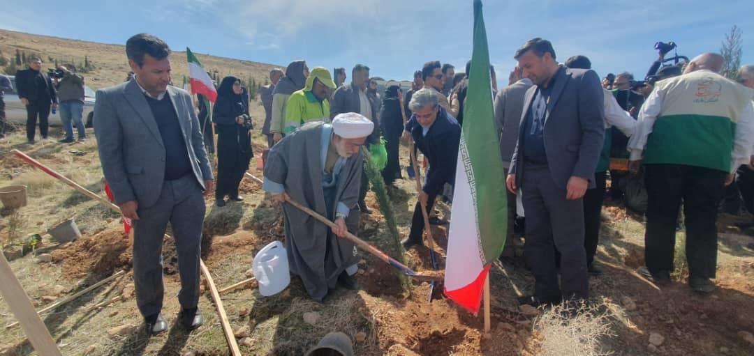 مراسم بزرگ درختکاری در پارک کوهستانی نور شیراز 